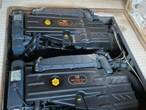 Inboord MV 300PK dieselmotor